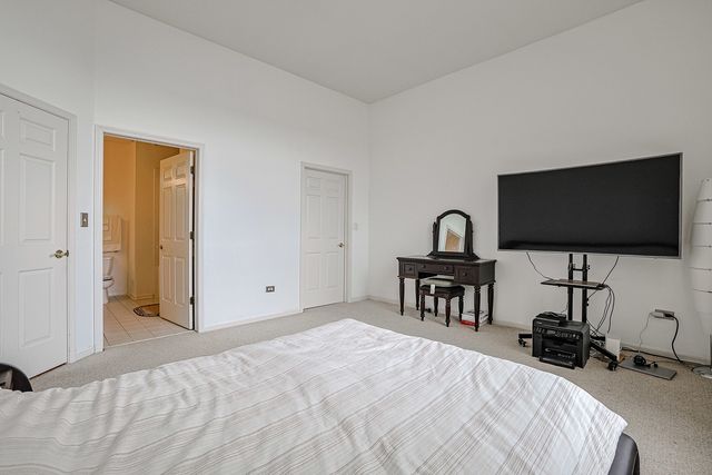 1739 Tudor Lane 308, Northbrook, IL 60062