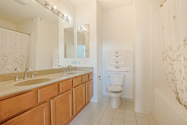 1739 Tudor Lane 308, Northbrook, IL 60062