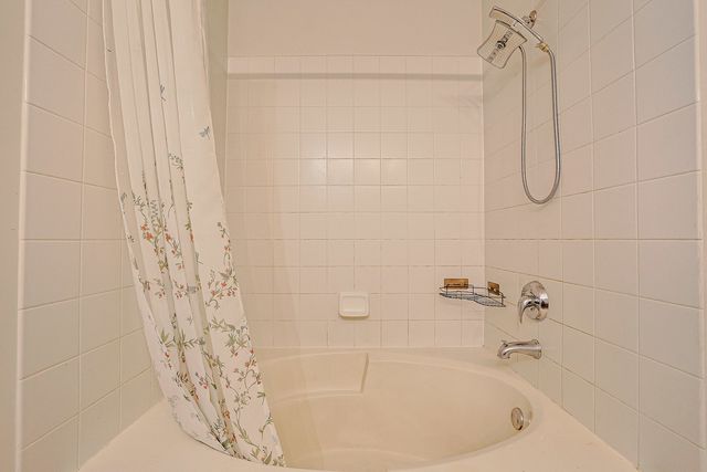 1739 Tudor Lane 308, Northbrook, IL 60062
