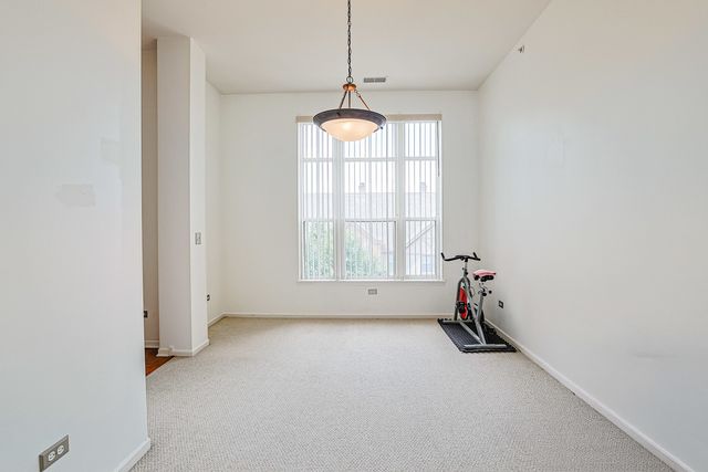 1739 Tudor Lane 308, Northbrook, IL 60062
