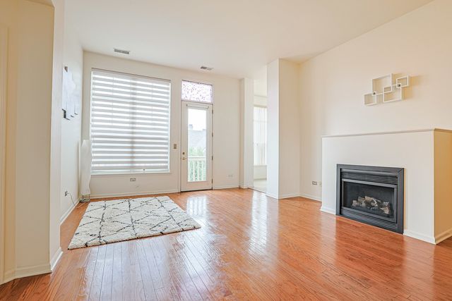 1739 Tudor Lane 308, Northbrook, IL 60062
