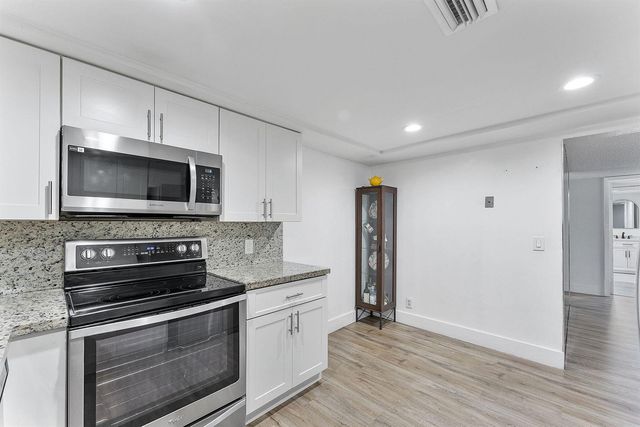 16475 Golf Club Road 207, Weston, FL 33326