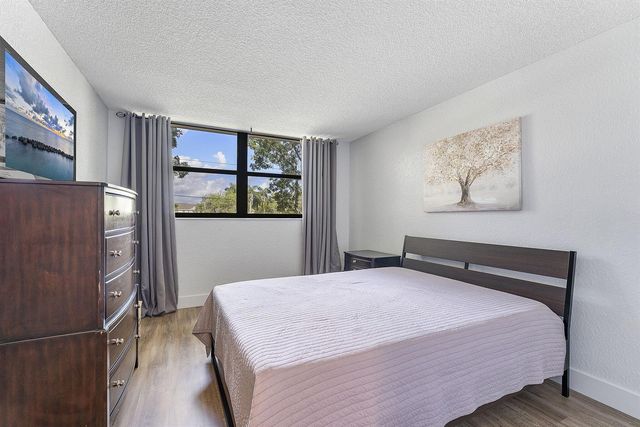 16475 Golf Club Road 207, Weston, FL 33326