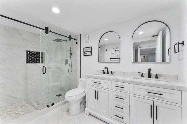 16475 Golf Club Road 207, Weston, FL 33326