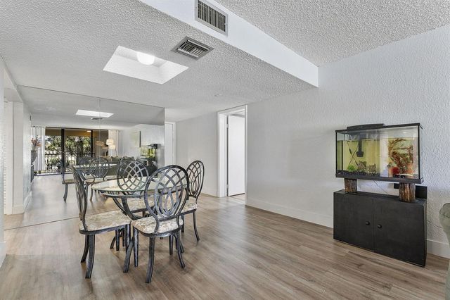 16475 Golf Club Road 207, Weston, FL 33326