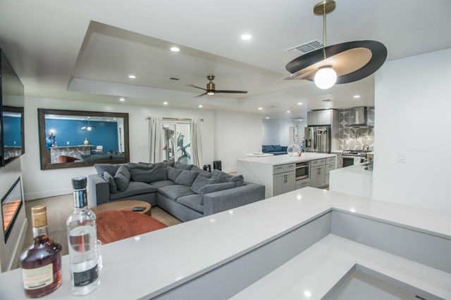 8924 Twin Falls Dr, Sacramento, CA 95826