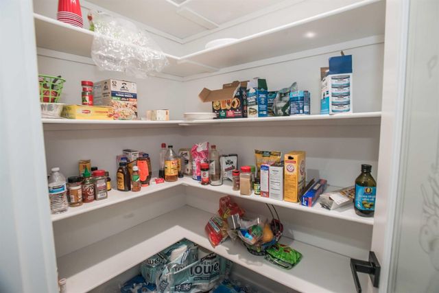 8924 Twin Falls Dr, Sacramento, CA 95826