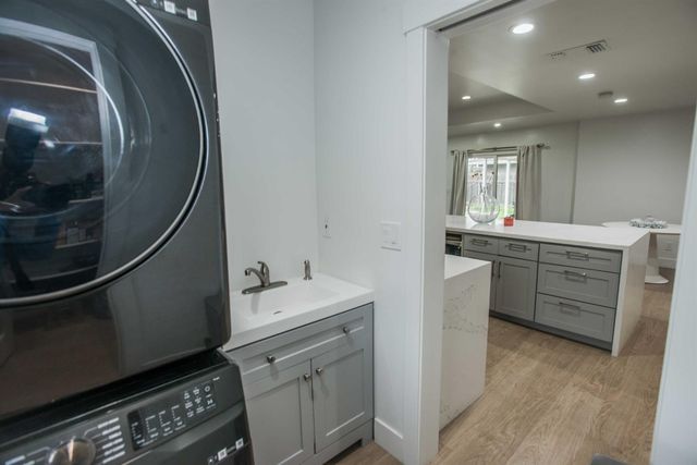 8924 Twin Falls Dr, Sacramento, CA 95826