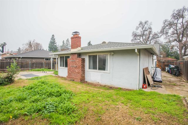 8924 Twin Falls Dr, Sacramento, CA 95826