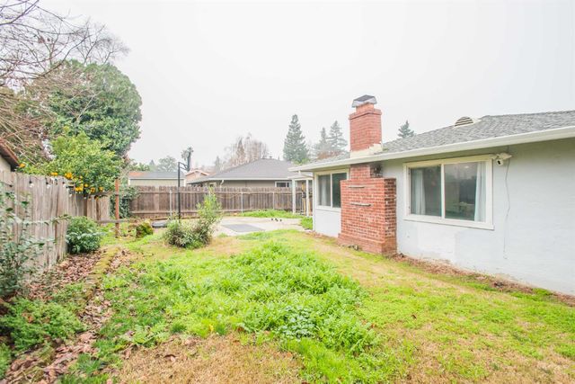 8924 Twin Falls Dr, Sacramento, CA 95826