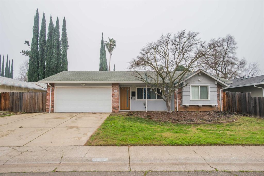 8924 Twin Falls Dr, Sacramento, CA 95826