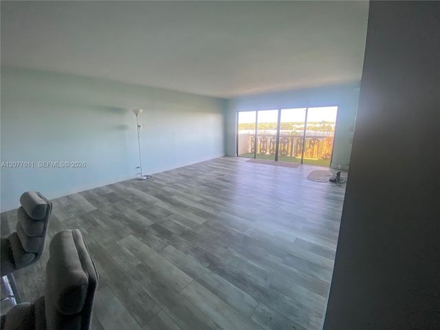 800 NE 195th Street 709, Miami, FL 33179