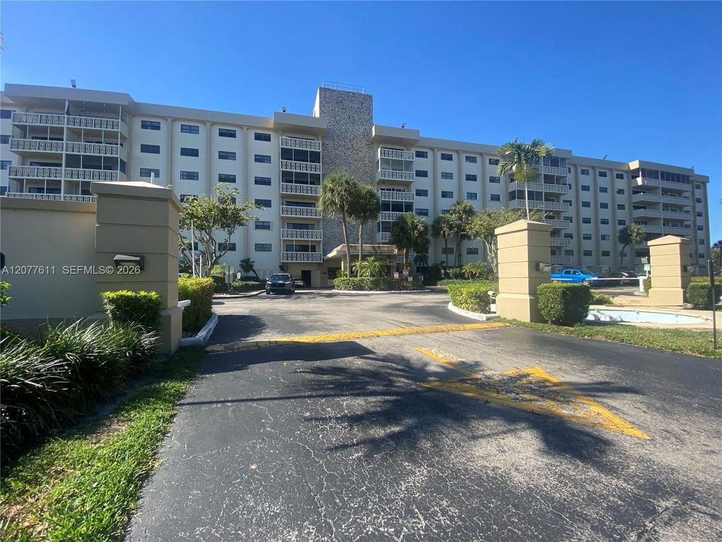 800 NE 195th Street 709, Miami, FL 33179