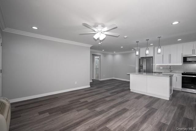 07 Spinningwheel Road 1B, Massapequa, NY 11758