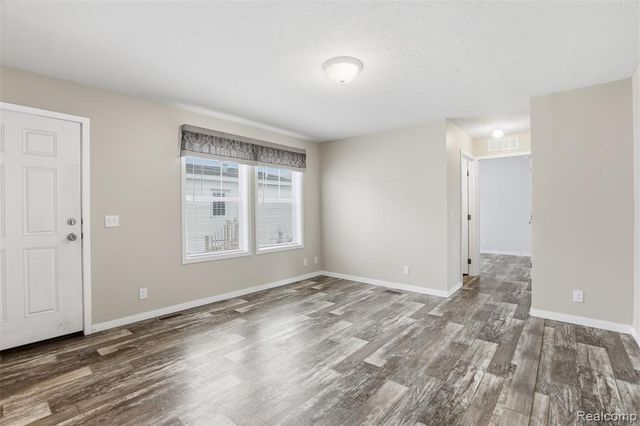 33 Bluebird Hill Drive, Lake Orion, MI 48359