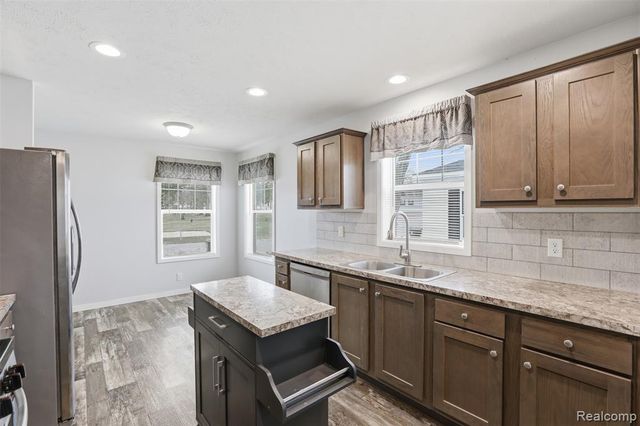 33 Bluebird Hill Drive, Lake Orion, MI 48359