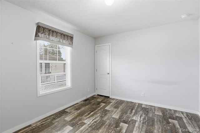 33 Bluebird Hill Drive, Lake Orion, MI 48359