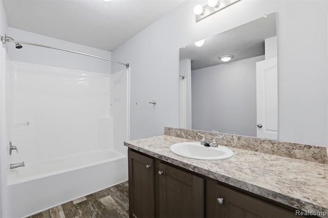 33 Bluebird Hill Drive, Lake Orion, MI 48359