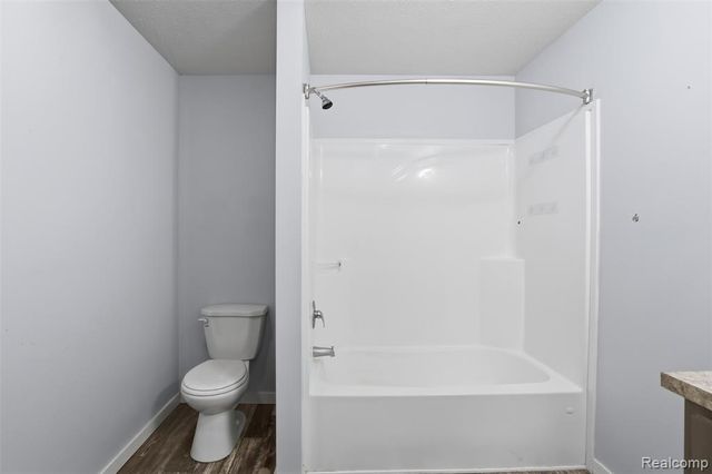 33 Bluebird Hill Drive, Lake Orion, MI 48359