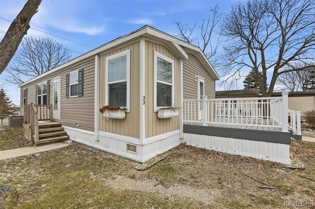 33 Bluebird Hill Drive, Lake Orion, MI 48359