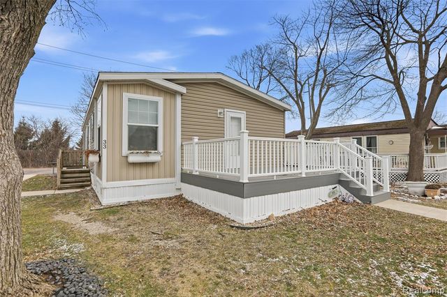 33 Bluebird Hill Drive, Lake Orion, MI 48359