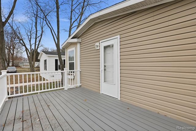 33 Bluebird Hill Drive, Lake Orion, MI 48359