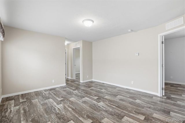 33 Bluebird Hill Drive, Lake Orion, MI 48359