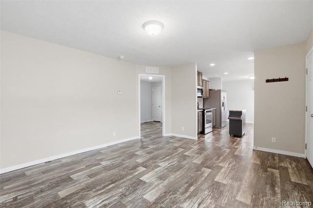 33 Bluebird Hill Drive, Lake Orion, MI 48359