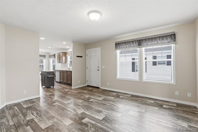 33 Bluebird Hill Drive, Lake Orion, MI 48359