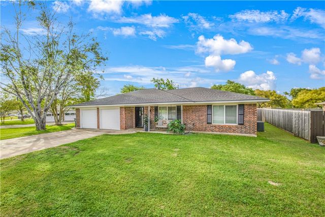 3506 Tanglewood Drive, Bryan, TX 77802