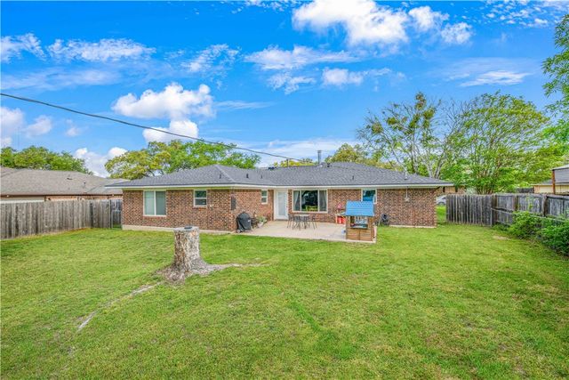 3506 Tanglewood Drive, Bryan, TX 77802