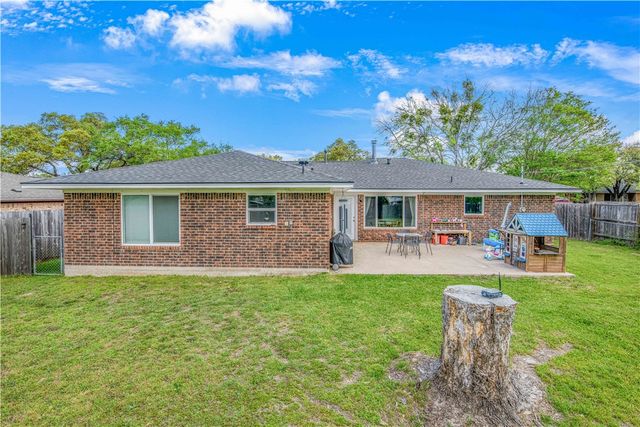 3506 Tanglewood Drive, Bryan, TX 77802