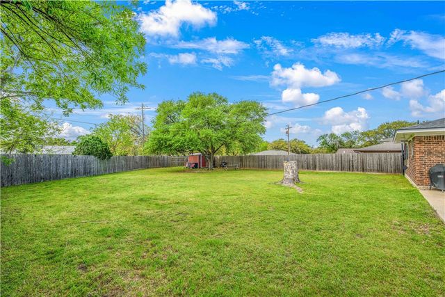 3506 Tanglewood Drive, Bryan, TX 77802