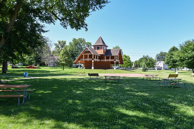 129 S Third STREET, Delavan, WI 53115