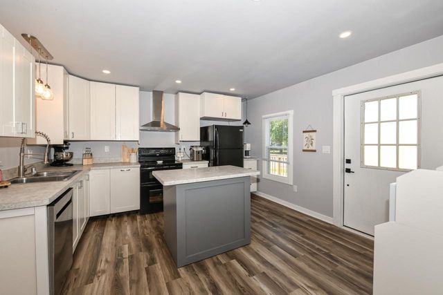 129 S Third STREET, Delavan, WI 53115