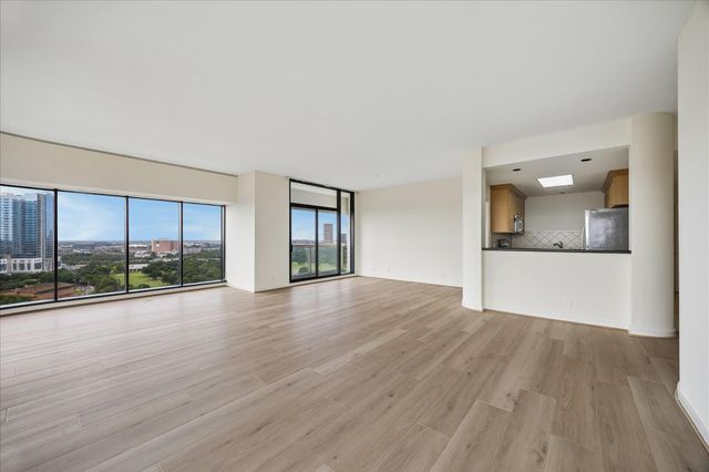1701 Hermann Drive 14B, Houston, TX 77004