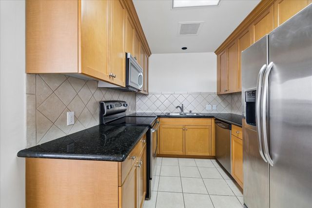 1701 Hermann Drive 14B, Houston, TX 77004