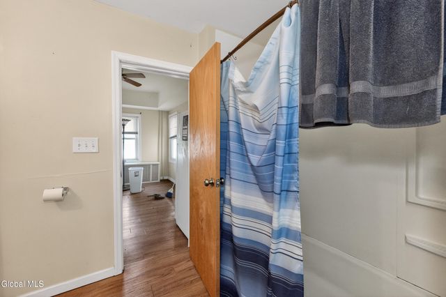 28 Mohawk Avenue, Waterford, NY 12188