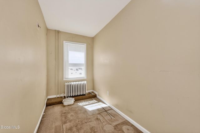28 Mohawk Avenue, Waterford, NY 12188