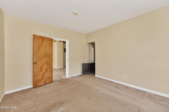 28 Mohawk Avenue, Waterford, NY 12188