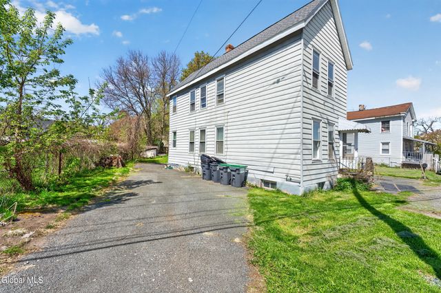 28 Mohawk Avenue, Waterford, NY 12188