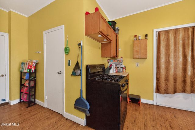 28 Mohawk Avenue, Waterford, NY 12188