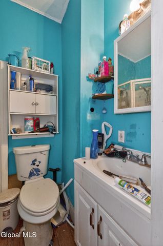 28 Mohawk Avenue, Waterford, NY 12188