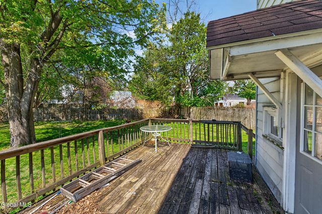 28 Mohawk Avenue, Waterford, NY 12188