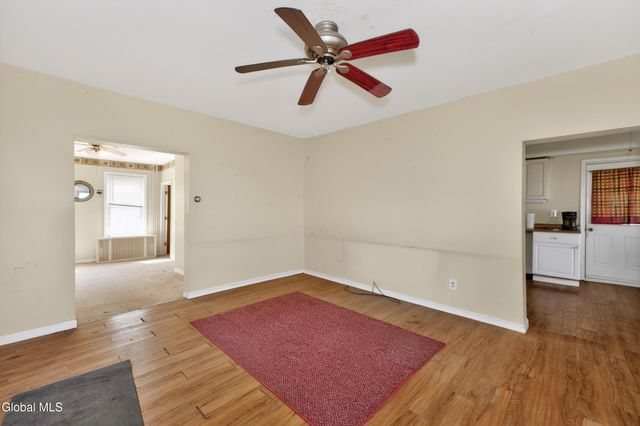 28 Mohawk Avenue, Waterford, NY 12188
