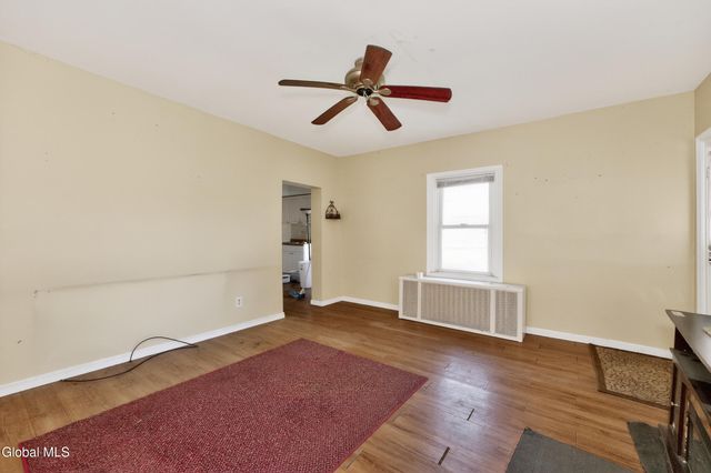 28 Mohawk Avenue, Waterford, NY 12188