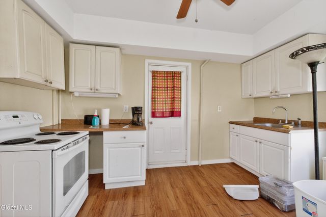 28 Mohawk Avenue, Waterford, NY 12188