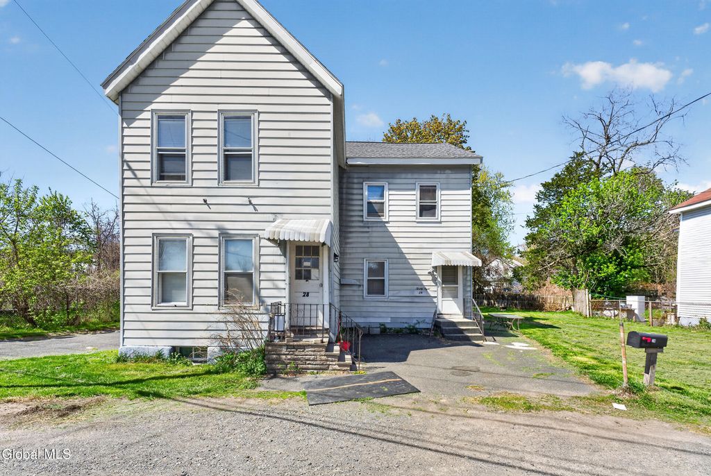28 Mohawk Avenue, Waterford, NY 12188