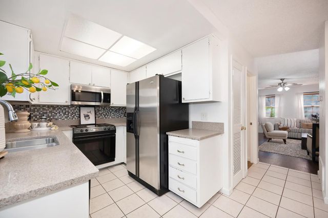 10849 Coloma Rd #2, Rancho Cordova, CA 95670