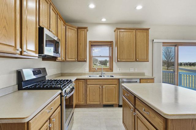 3026 Saddle Brooke Trail, Sun Prairie, WI 53590